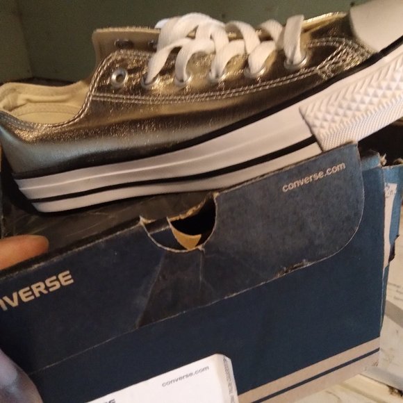 Converse - Picture 1 of 3